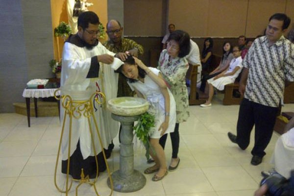 Selamat Bergabung 55 Warga Katolik Baru (Baptisan Periode Paskah 2012)