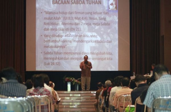 Seminar Manusia Ekaristis di MBK