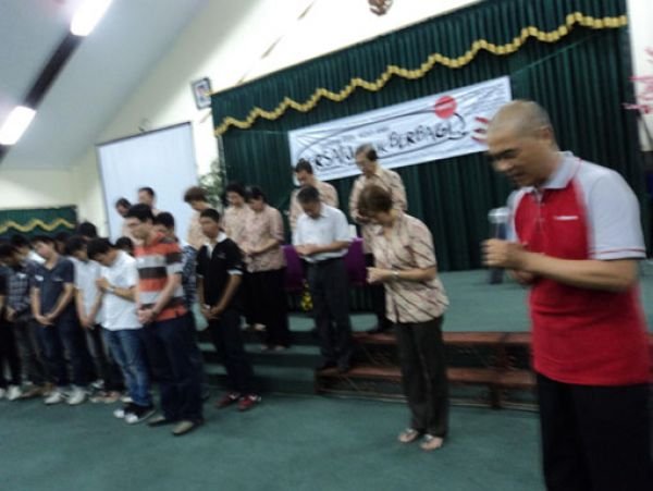 Lempar Batu Kena Gigi, Bersatu Untuk Berbagi